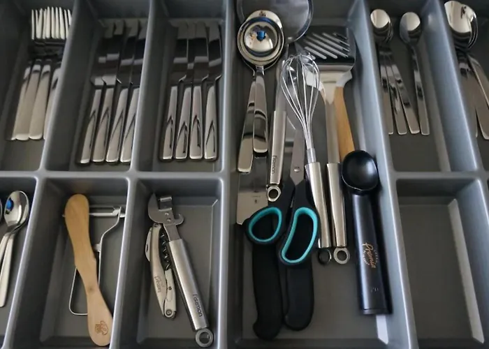 Apartment Under Your Eyes *