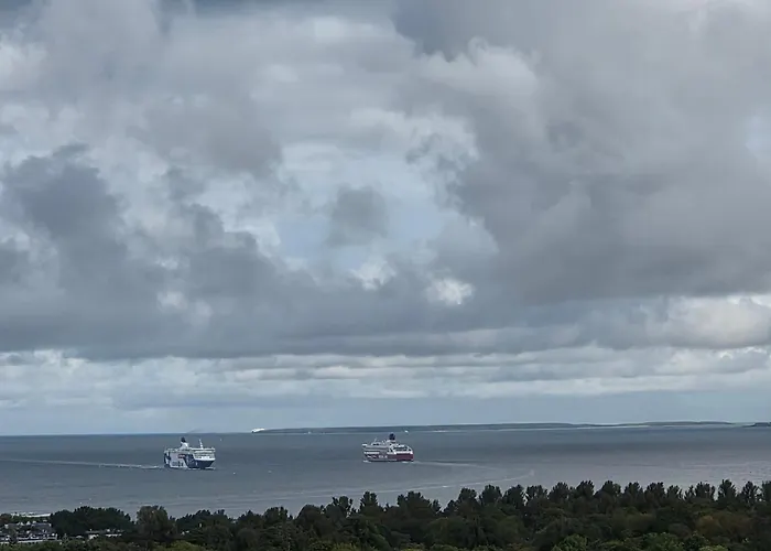 Under Your Eyes Апартаменты *