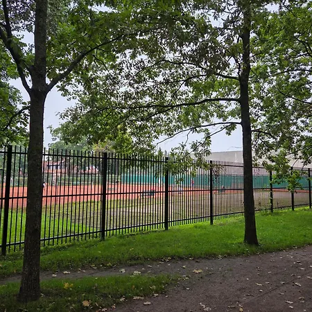 Under Your Eyes 塔林